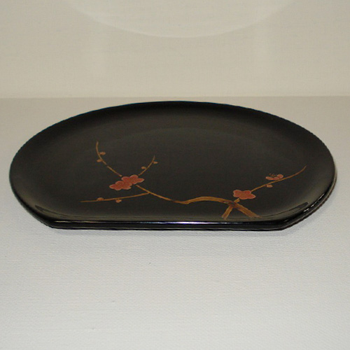 輪島塗 銘々皿 半月形 -梅の蒔絵仕上げ- [内外面とも黒色] 螺鈿入り