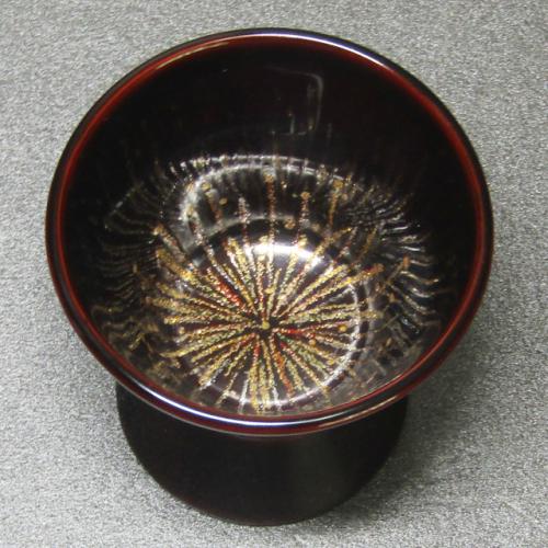 輪島塗 ぐい飲み ラッパ形 –花火の蒔絵仕上げ(内面)- [内外面とも黒