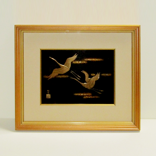 輪島塗 漆額(パネル) -飛び鶴の高蒔絵仕上げ- [黒色] 梨地、切り金入り