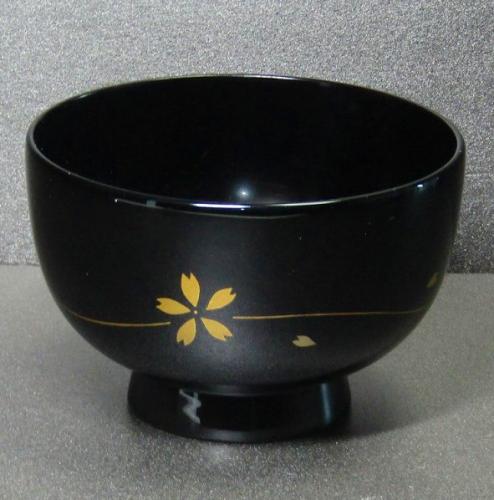 輪島塗 汁椀 (小) -流水桜の蒔絵仕上げ- [内外面とも黒色]｜輪島市の