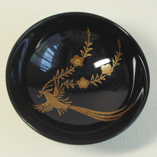 輪島塗 ぐい飲み ちょこ形 -花喰い鳥の蒔絵仕上げ- [内外面とも黒色