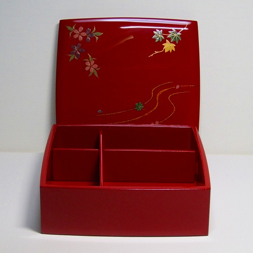 輪島塗 弁当箱 胴張り形-流水春秋の蒔絵仕上げ- [内外面とも朱色] 梨地