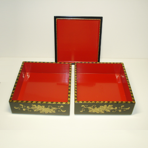 輪島塗重箱 角形 二段 -鉄線の沈金仕上げ- [内面朱色/外面黒色]｜輪島