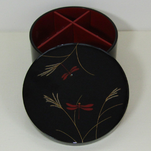 輪島塗 弁当箱 (1段) -すすきにトンボの蒔絵仕上げ[内面朱色/外面黒色
