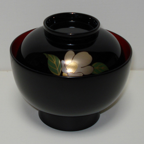 輪島塗 雑煮椀 布袋形 蓋付き -白椿の蒔絵仕上げ(蓋表)- [内面朱色