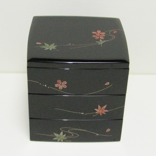 輪島塗重箱 角形 三段 胴張り形 -流水春秋の蒔絵仕上げ-[内面朱色/外面