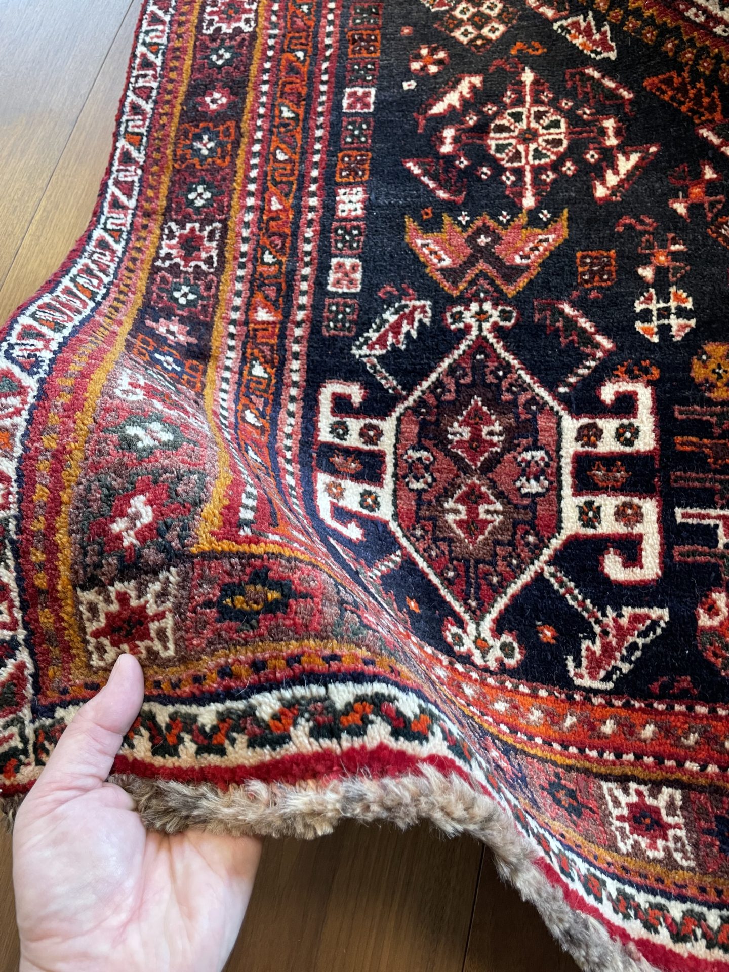 シラーズ・ペルシャ絨毯 | 調度品の亀川【公式】ゾランヴァリギャッベ