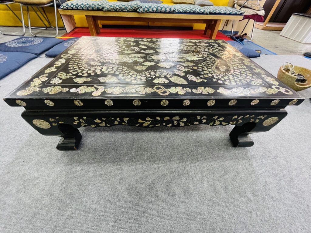 螺鈿細工 座卓 テーブル 龍図 – 骨董品買取 亀半 東京都杉並区浜田山