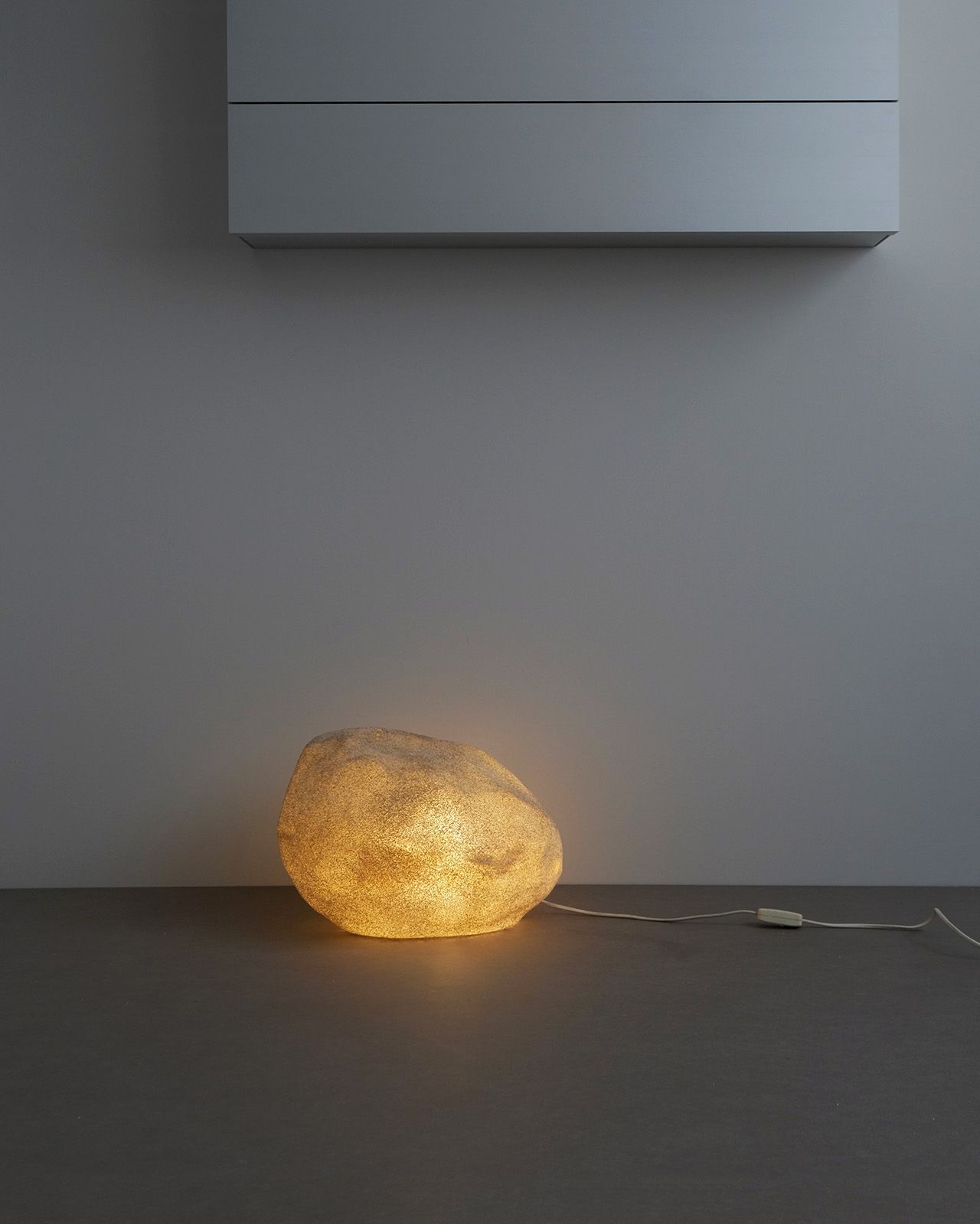 Dora” Moon Rock Lamp / M | kammer