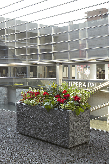 トーシンコーポレーションのコンクリートプランターは通販でOKへ