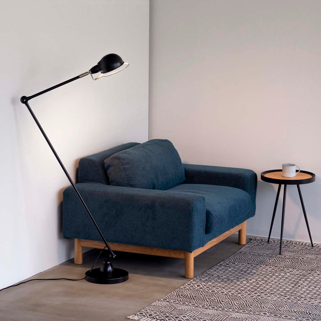 インダストリアル ＋ スタイリッシュ フロアランプ – KANADEMONO