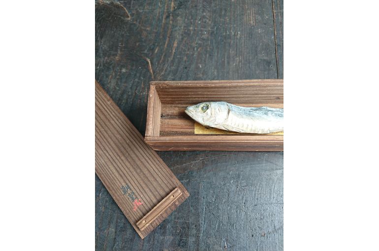 福岡久留米の古美術観古堂は、木彫家、冨永朝堂の作品を販売しております。