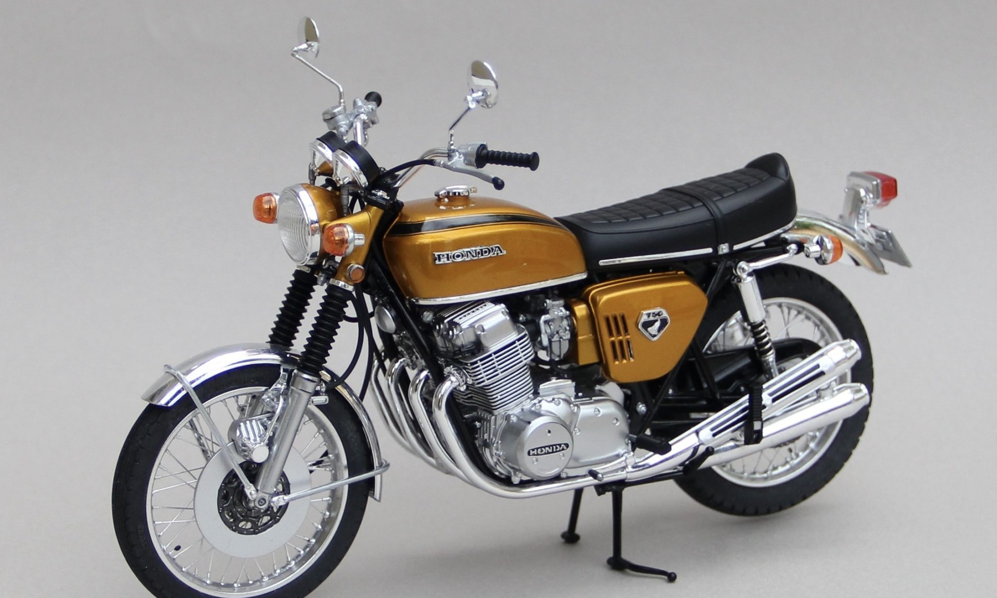 アオシマ 1/12 ホンダ ドリームCB750FOUR – 模型製作 かえる工房