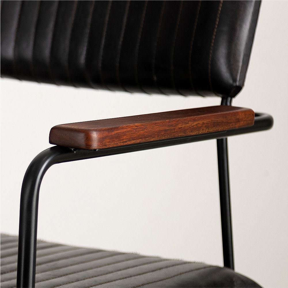 アイアンレザーアームチェア ナーリヤル 家具の製造・販売 友安製作所