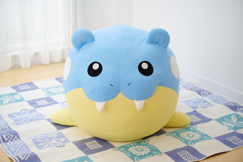 でかい！ タマザラシの等身大ぬいぐるみ ひんやりボディに抱きつきたい