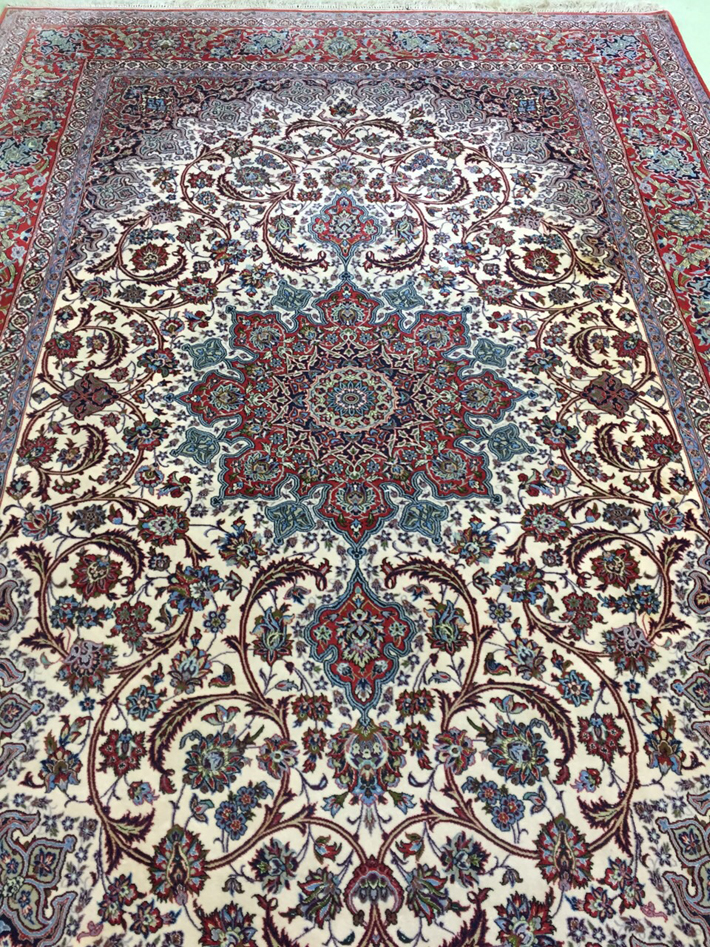 イスファハン産ウール ペルシャ絨毯（セーラフィアン工房・ヘキマット