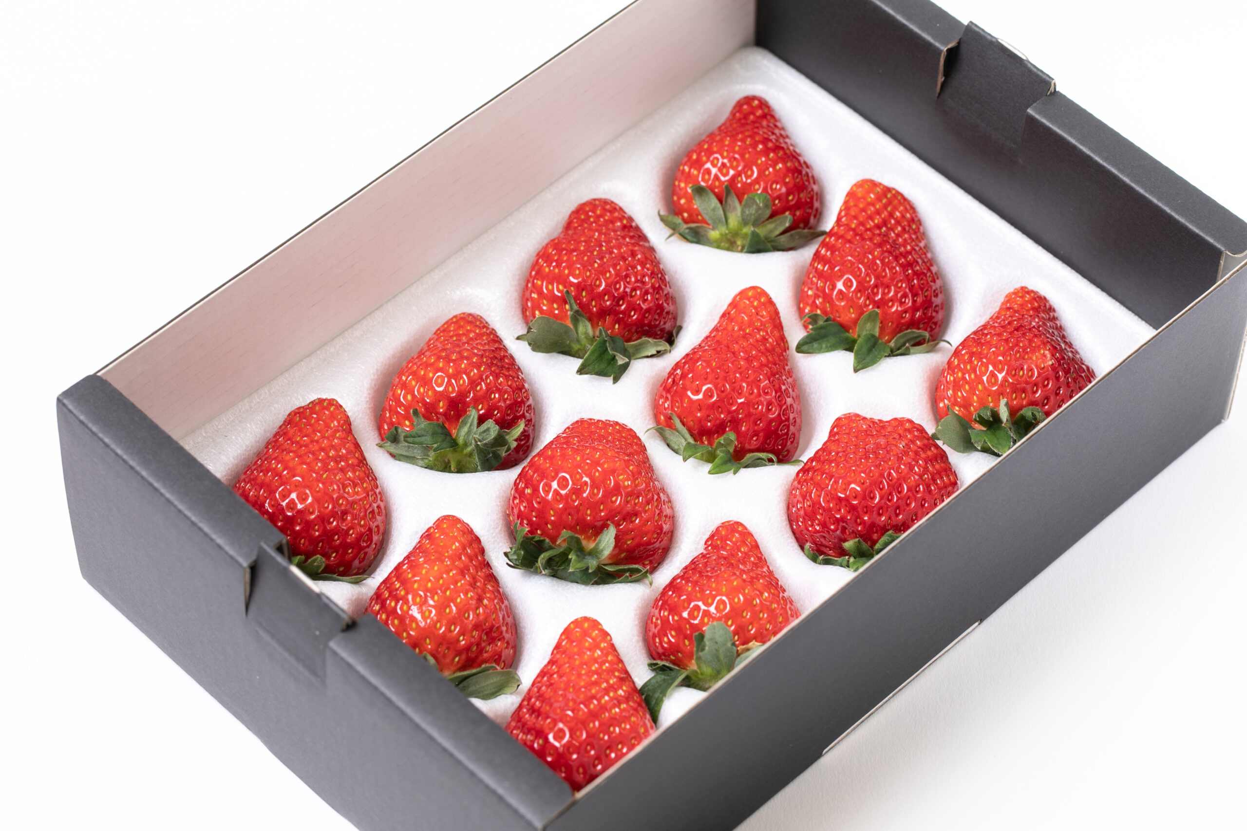 長野県産いちご（冬響）農薬50％以上削減して栽培した完熟品をお届けし