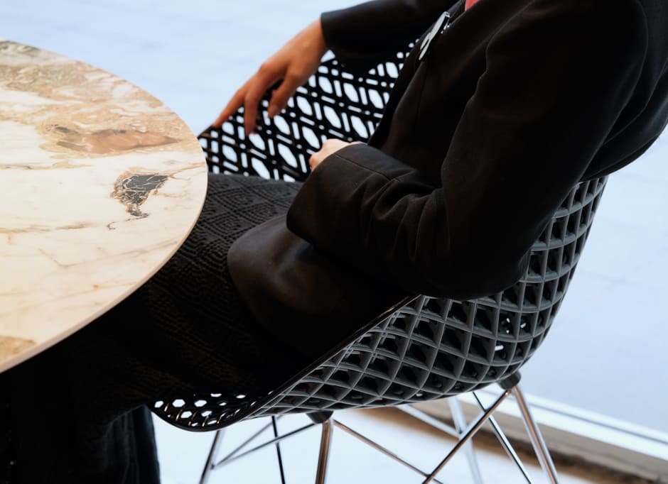 座るアート”スマトリック｜光と構造が生む美しさ｜Kartell｜カルテル