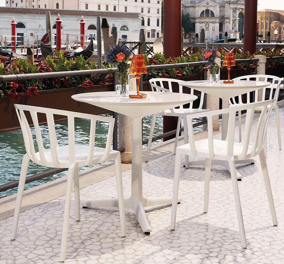 ゆったりした座り心地とシルキーな肌触り。「ヴェニスマット