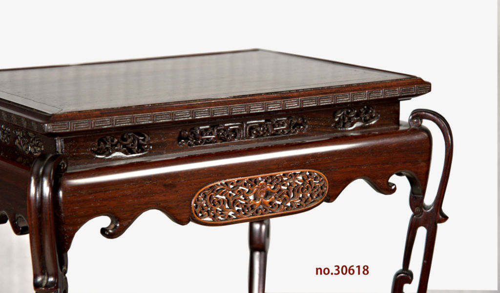 ギャラリーアンティーク 花台: 紫檀 黄楊入り 高卓 高さ37.5cm 唐木