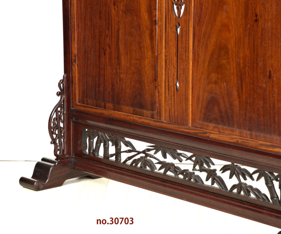 ギャラリー 衝立: 花梨 三原作 中共板 腰板竹透彫り 高さ91.5 大阪唐木