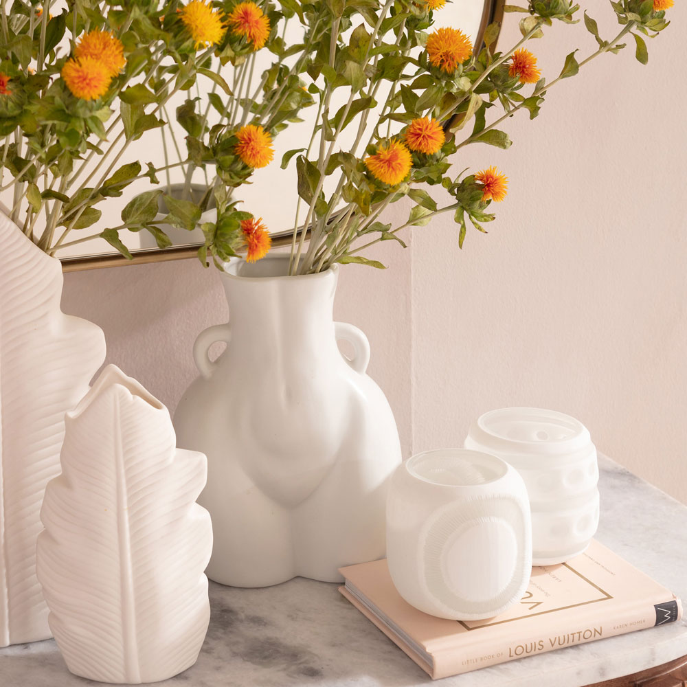 ドナ ホワイト フラワーベース - 花瓶・フラワーベースの通販 ｜【KARE