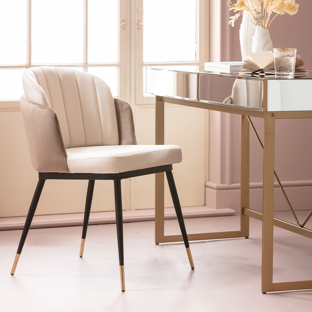 オハスベージュ チェア * - ダイニングチェアの通販 ｜【KARE】ドイツ