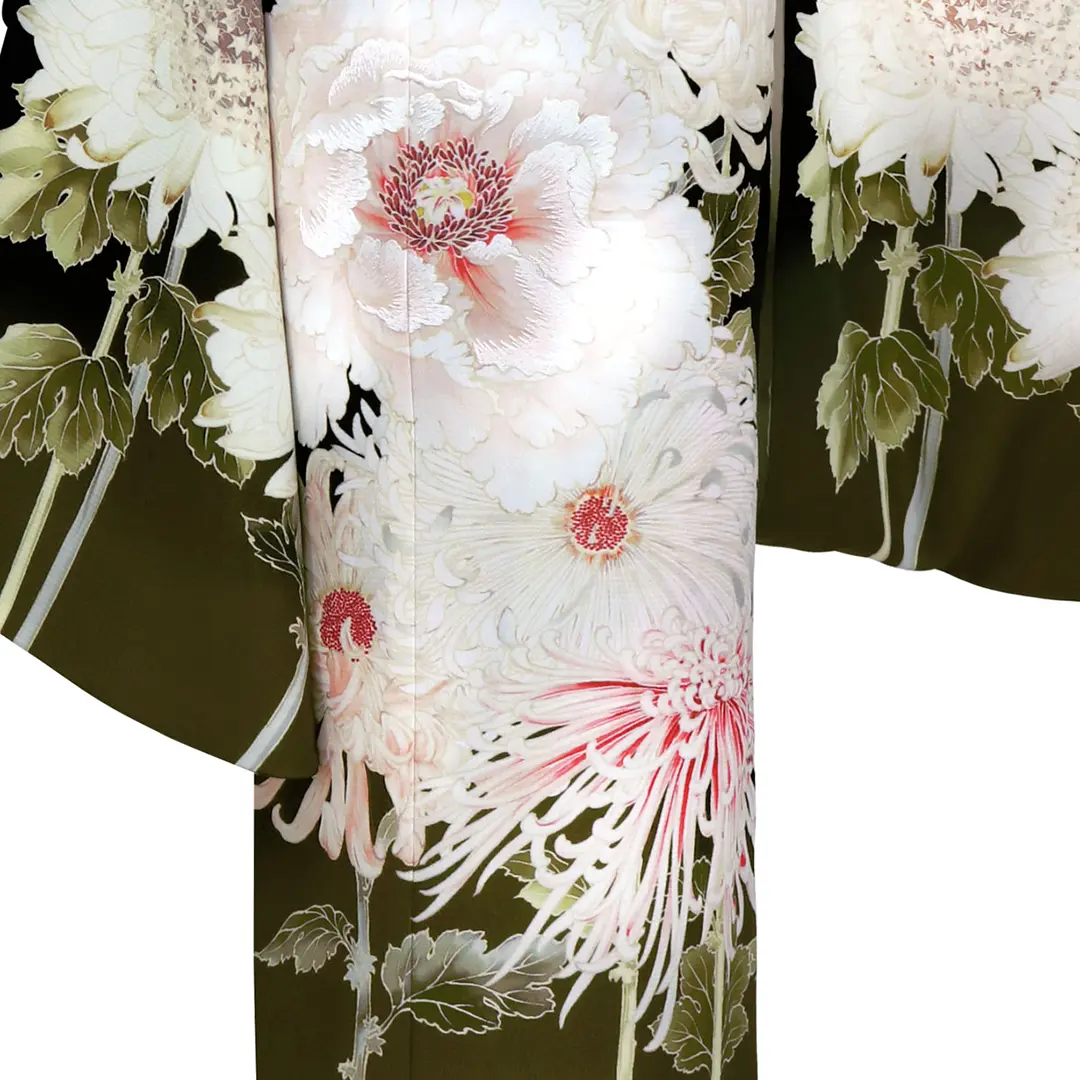 芸艸堂》大輪の牡丹と菊の着物（黒）／七五三・七歳女の子 | 宅配着物