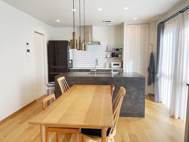 ダークブラウン 木製 ダイニングテーブル たのメル便発送 引き取りも可