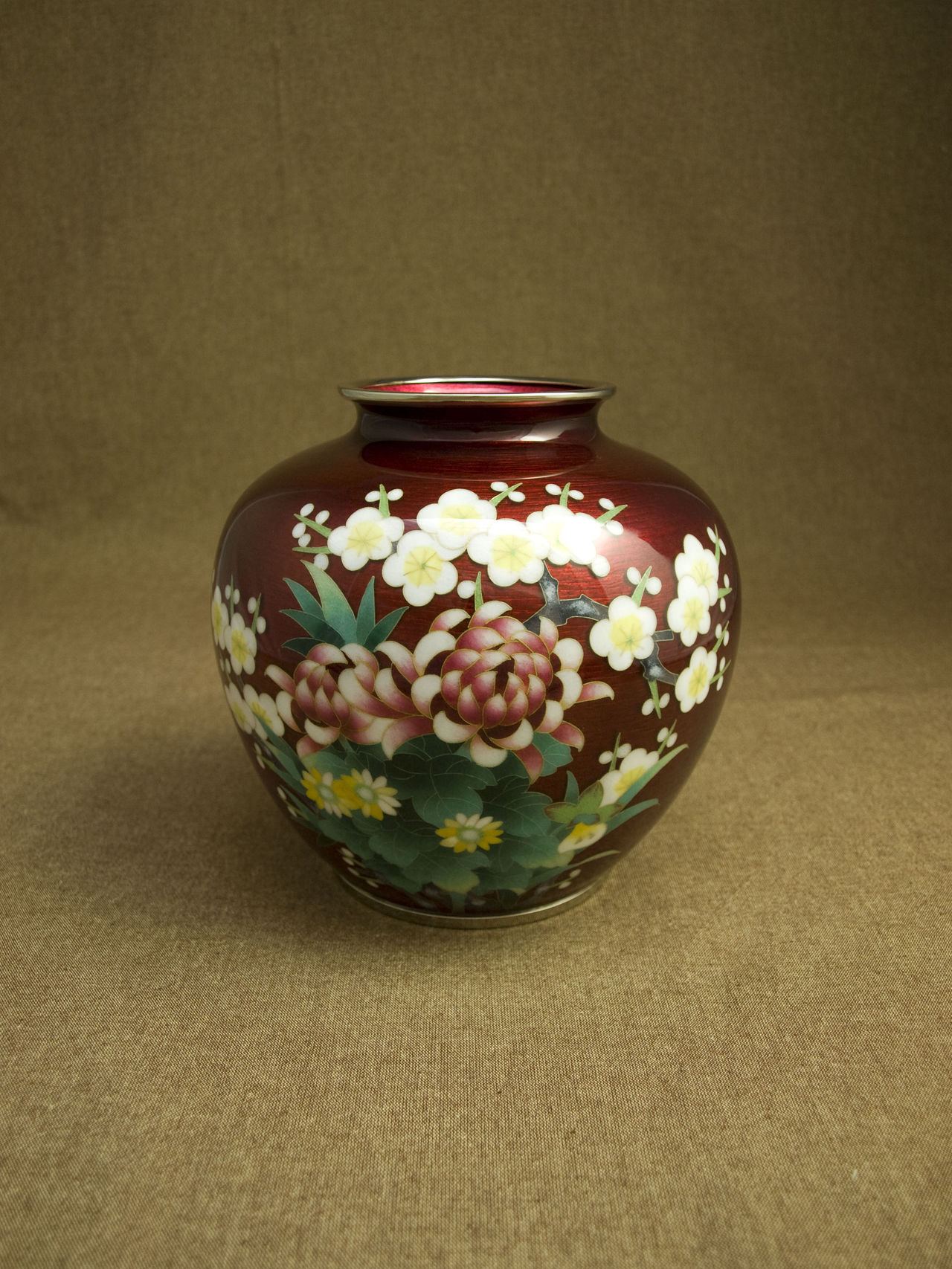 6寸玉型赤透け 四君子 花瓶 | 製品 | 加藤七宝製作所ウェブサイト