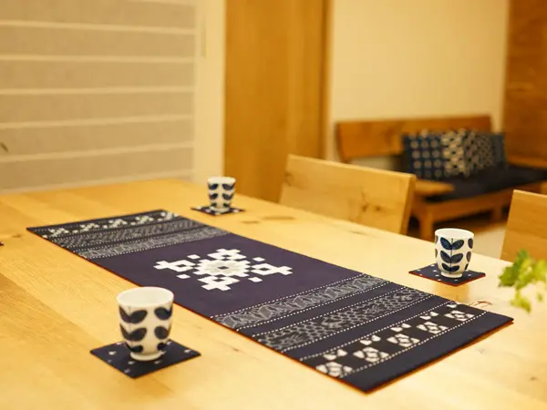 久留米絣テーブルセンター【花】 | 久留米絣 風のおくりもの