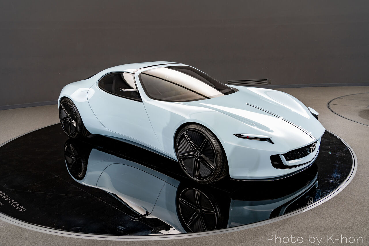 MAZDA ICONIC SPは「スケッチ案では赤だったが、初期モデルは