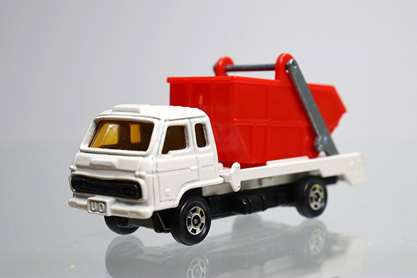 ミニカーショップ ケンボックス トミカ 黒箱☆56☆日産ディーゼル