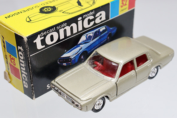 ミニカーショップ ケンボックス トミカ 黒箱☆32☆トヨタクラウン※32-1