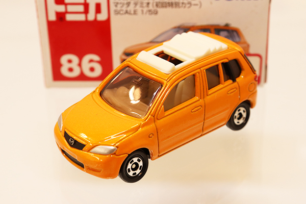 ミニカーショップ ケンボックス トミカ 赤箱☆86☆マツダデミオ(初回