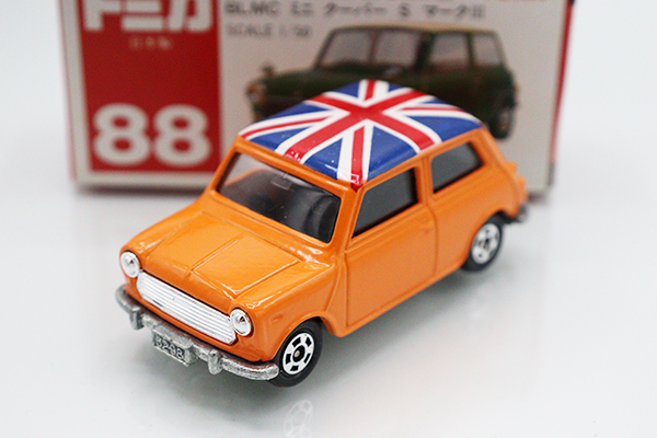 ミニカーショップ ケンボックス トミカ 赤箱(日本製)☆88☆ミニ