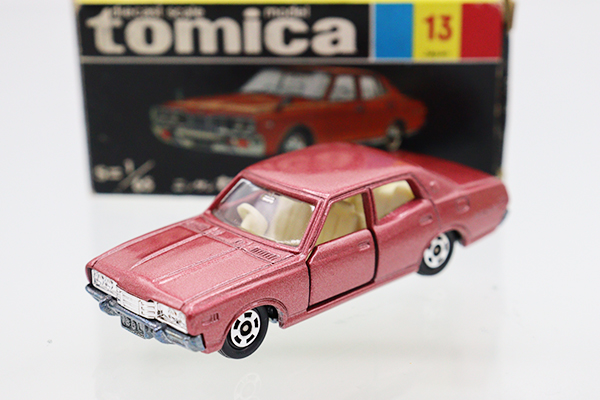 ミニカーショップ ケンボックス トミカ 黒箱☆13☆日産セドリック