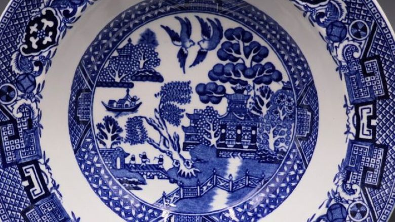 ウィローパターンの歴史と秘められた悲しい恋の物語 | 【世界基準の