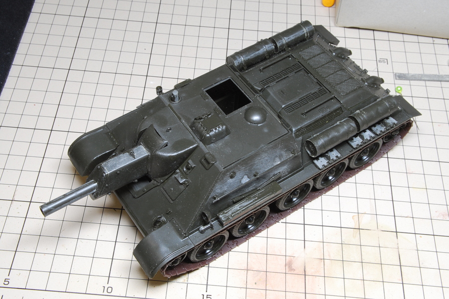 SU-122 ソビエト襲撃砲戦車 タミヤ 1/35 組立と塗装・製作記・完成写真