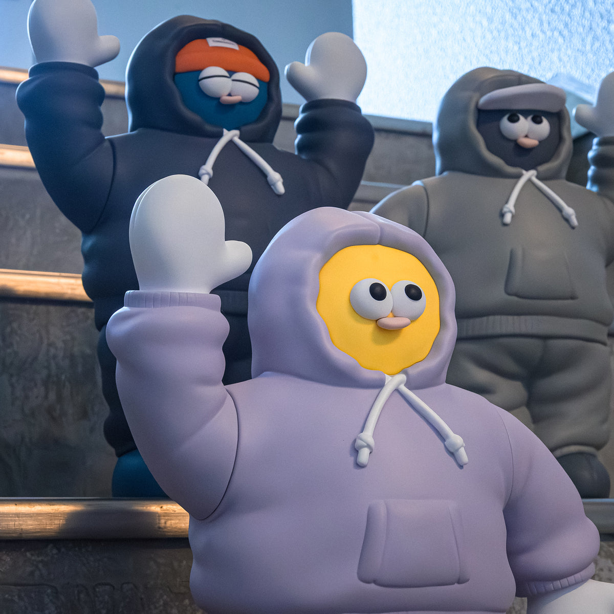 2 スウェットを着たソフビのトモダチ！ / The TOMODACHI！