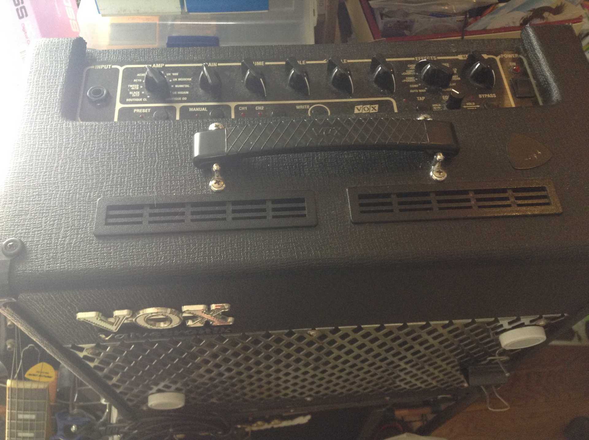 BOSS EH-2 Enhancer(鳴らしてみた): 昔に比べりゃ 金も入るし・・・・