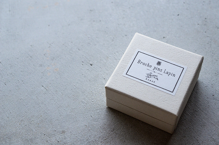 Anano うさぎのブローチ｜恵文社一乗寺店 オンラインショップ