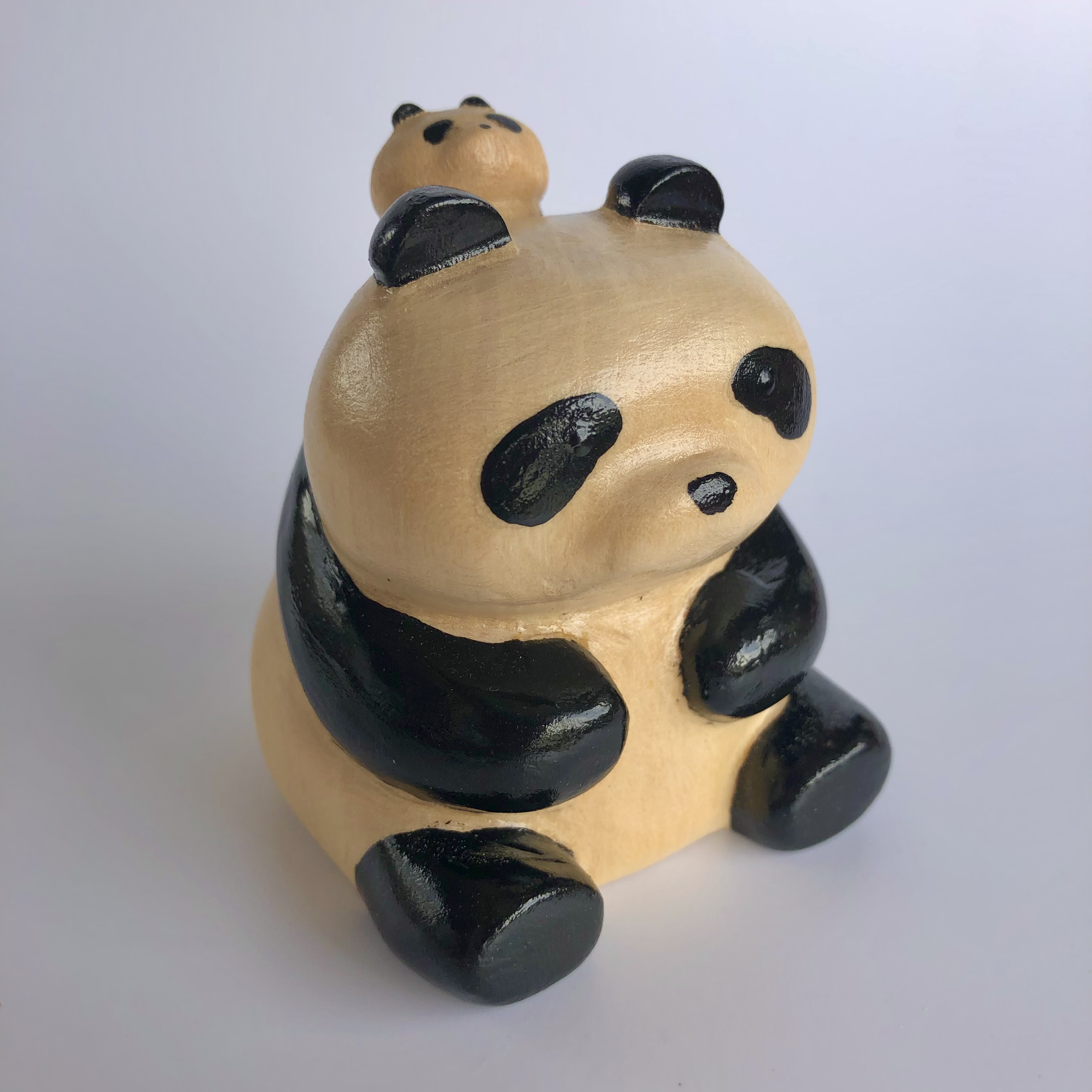 木彫りの親子パンダ（ペン立て・ようじ入れ） – ようこそケージー工房へ