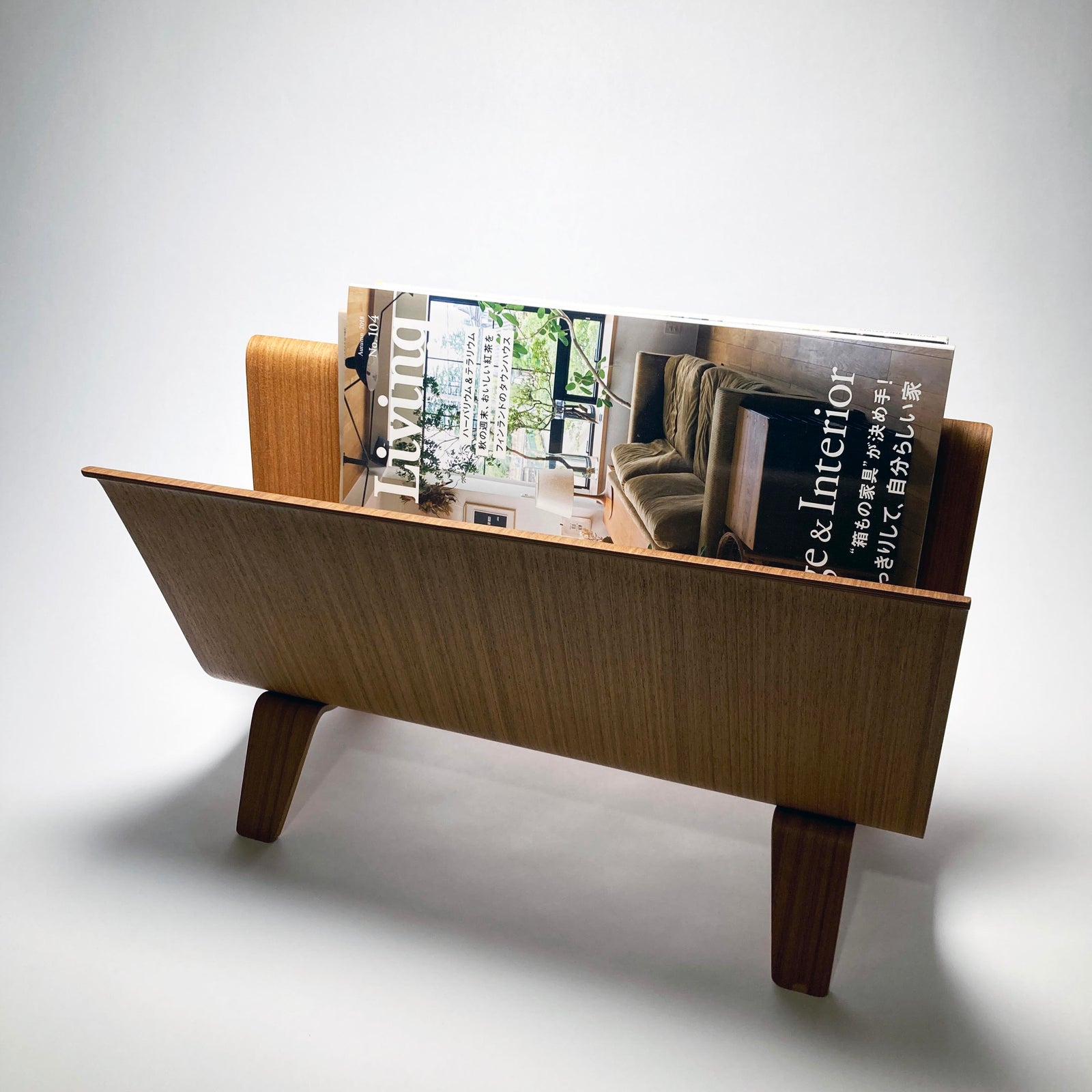 USED】サイトーウッド マガジンラック チーク柄 ＊脚にカケあり