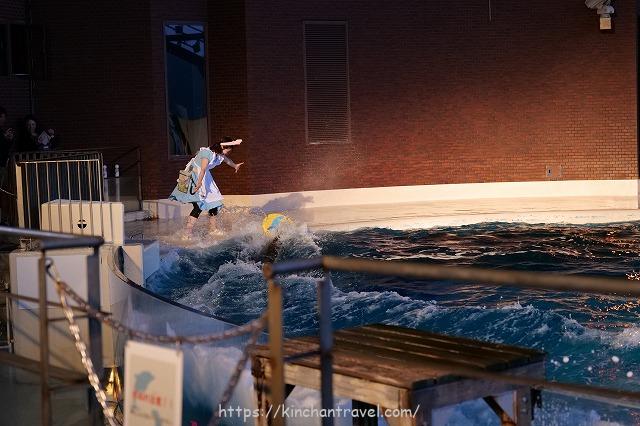 期間限定の特別な夜だけのイベント。海響館の「2024夜の水族館