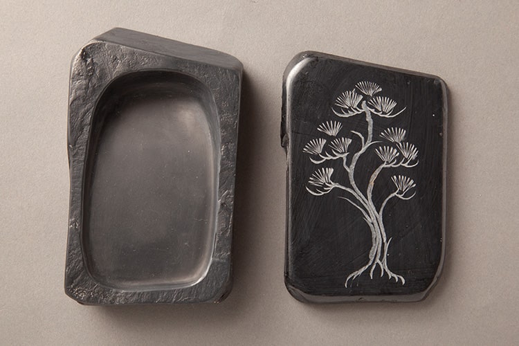 山崎さんの雄勝硯 | 錦光園（きんこうえん）奈良墨工房でにぎり墨体験