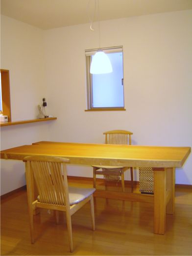 欅テーブル（松戸市I様邸） | 梶本銘木店「世界の優良銘木展示場」