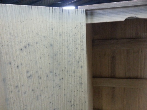 桐たんすにカビ！ | 桐たんすの修理、古い家具の塗り直し、手作り家具