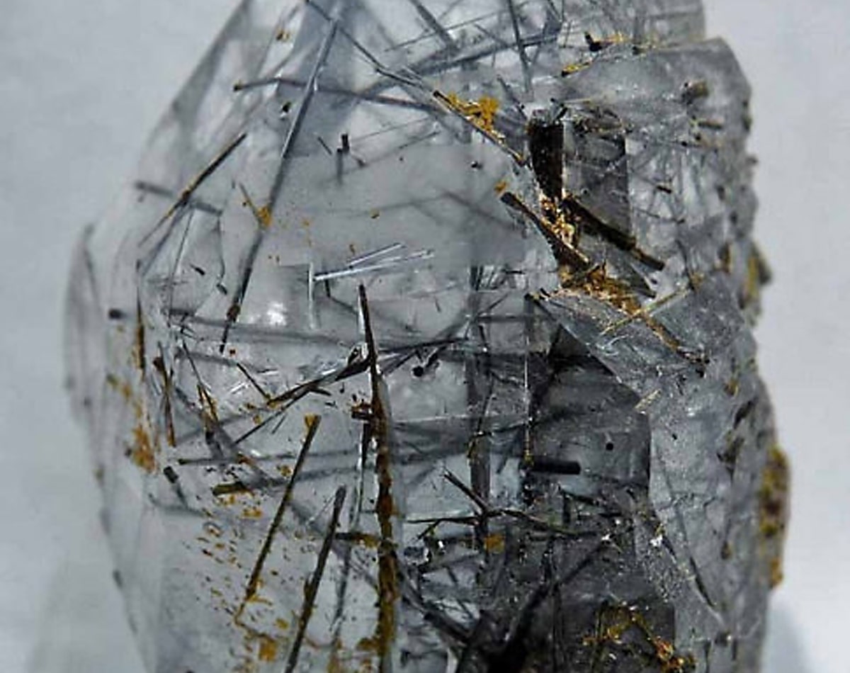 ブラックトルマリンインクォーツの効果・意味｜心の余裕を手にする