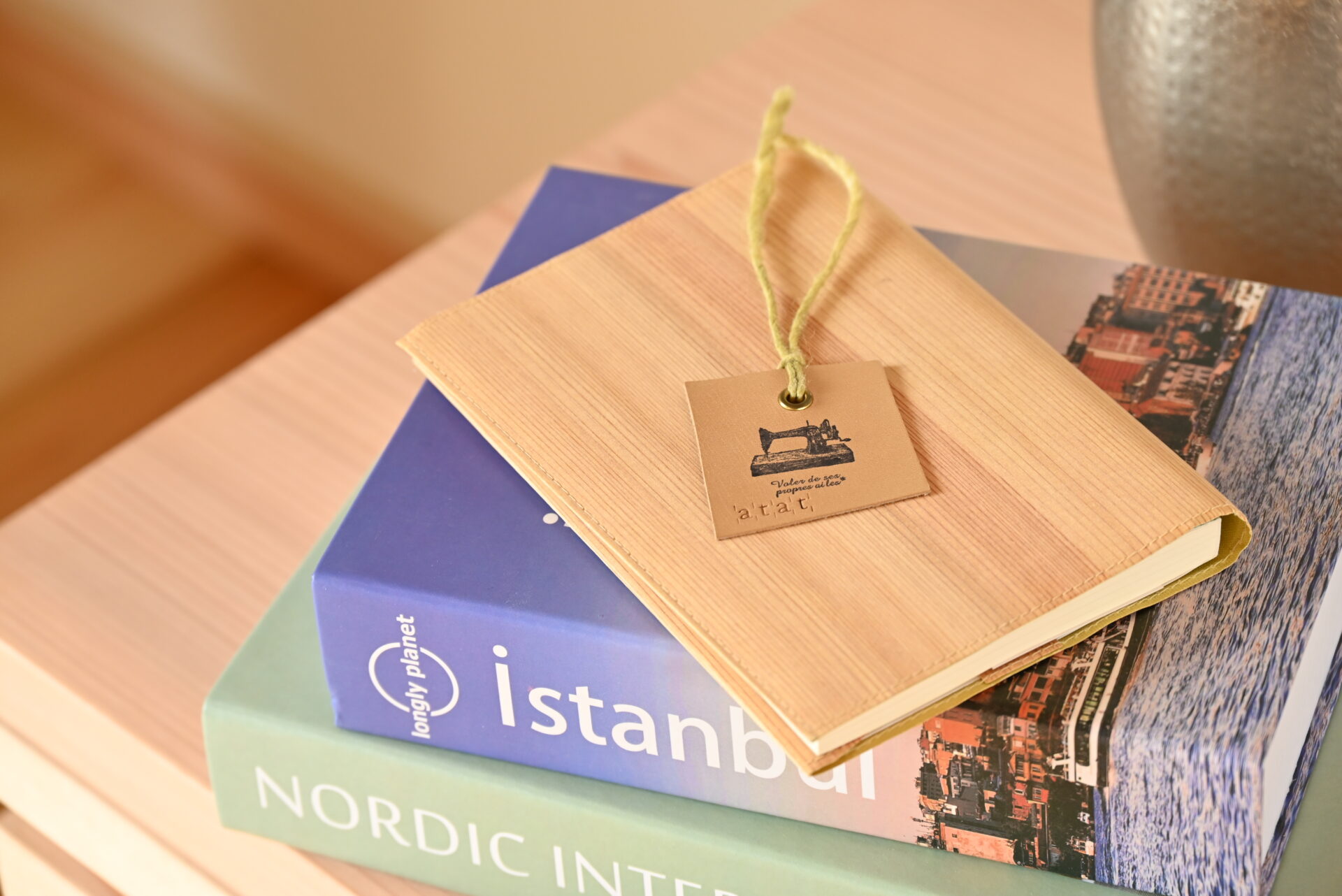 吉野杉のブックカバー | 木製雑貨オンラインストア キトスム